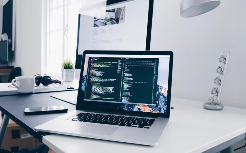 Free code MacBook laptop minimal